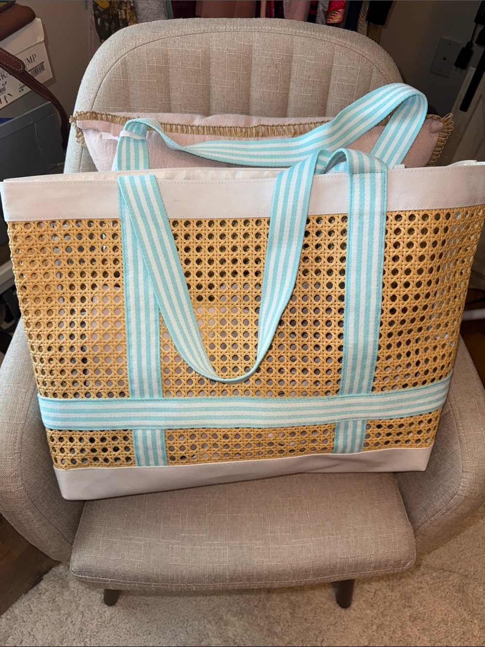 Lilly Pulitzer Beach Tote NWT - Picture 4 of 4